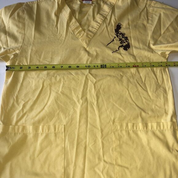 Dickies Women’s Yellow Scrub Top Embroidered Philippine Islands Pockets Size XS - Picture 5 of 13